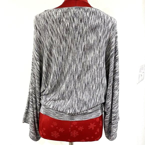Chicos Sweater 1/M/8 Silky Gray Silver Metallic Kimono Dolman Sleeve Draped Chic - Picture 8 of 9